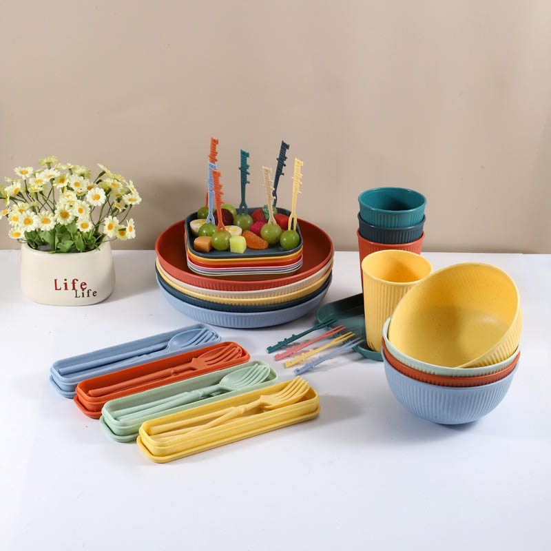 Plastic tableware molding